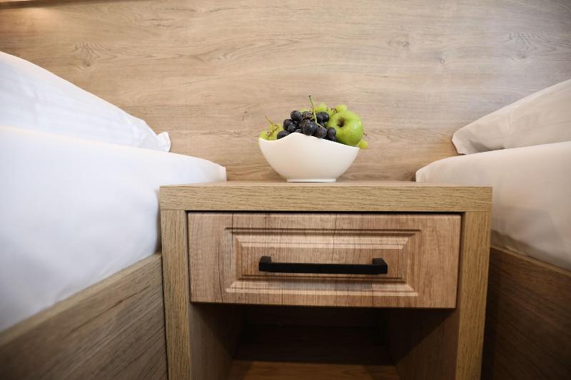 اتاق لوکس با تخت بزرگ, Sleep Inn Dusseldorf