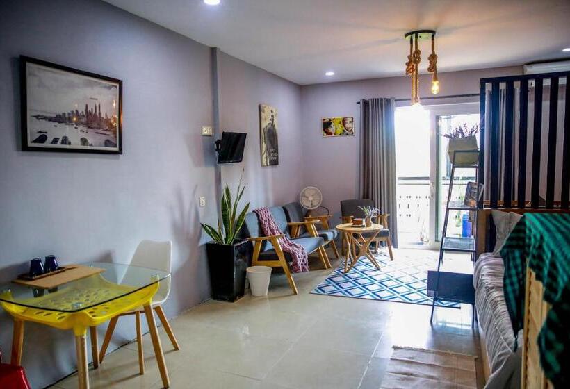 バルコニー付きデラックスルーム, The Artist Residence