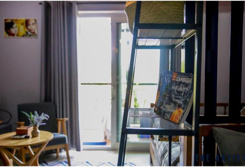 バルコニー付きデラックスルーム, The Artist Residence