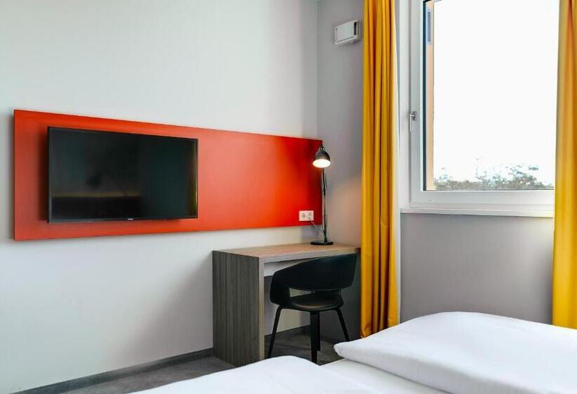 Номер Стандарт, Campanile Leipzighalle Airport