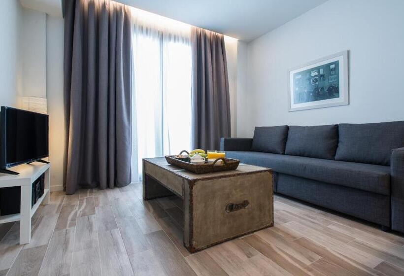 2 Bedroom Apartment, Spot Apart