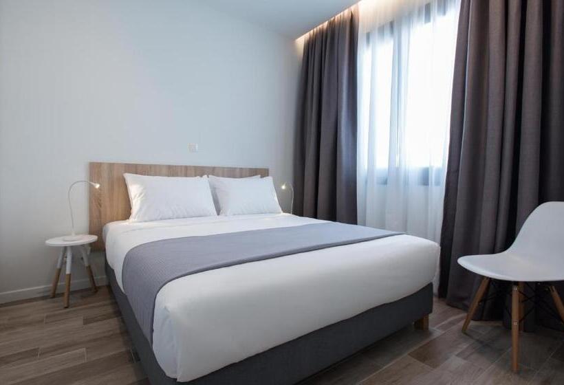2 Bedroom Apartment, Spot Apart