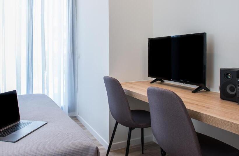 1 Bedroom Apartment, Spot Apart