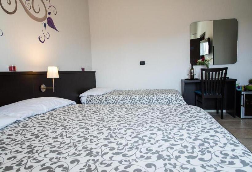 스탠다드 트리플 룸, Guest House Park Valmontone