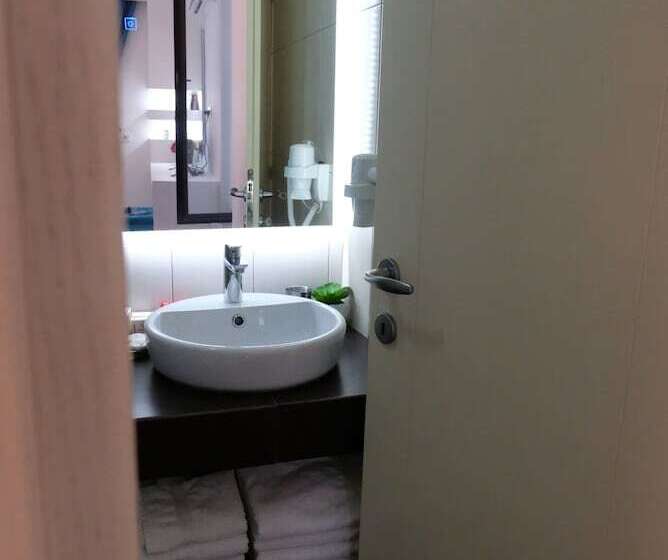 آپارتمان 1 خوابه با بالکن, Apartments Eneida