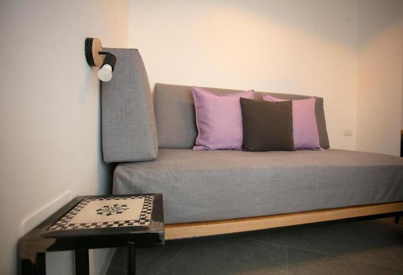 اتاق استاندارد سه نفره, Bellamania B&b