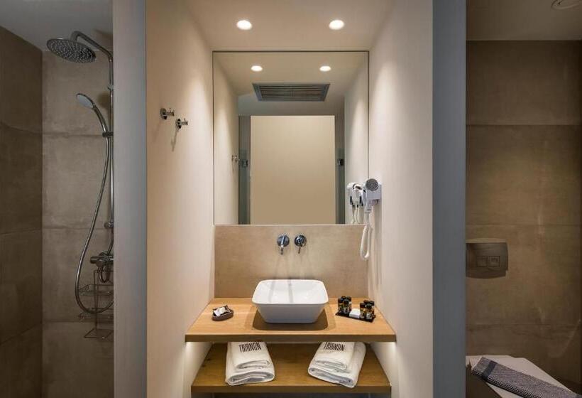스위트, Trianon Luxury Apartments & Suites