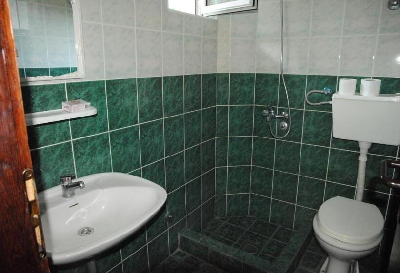 اتاق استاندارد چهار تخته با چشم‌انداز دریا, Villa Dulsinea