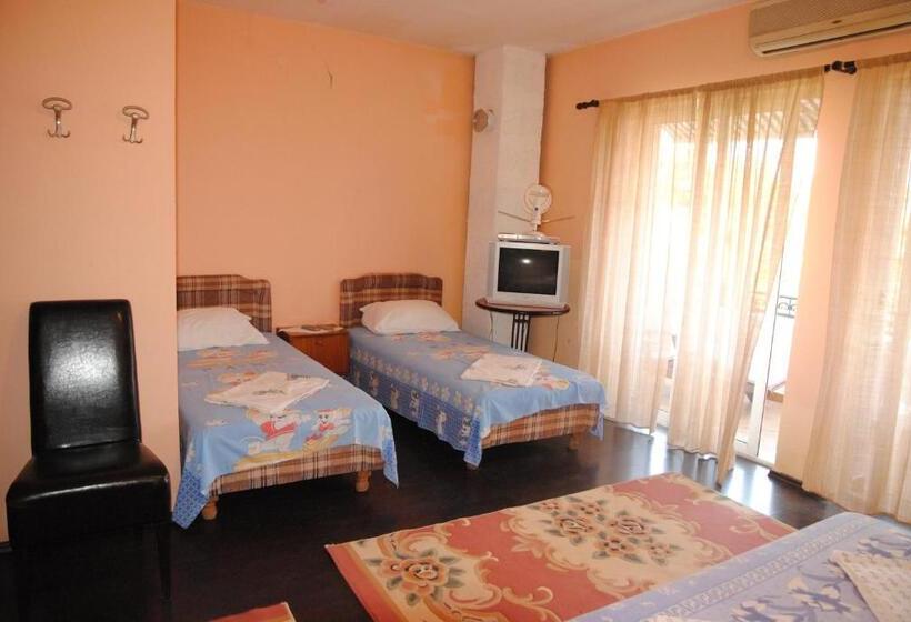 اتاق استاندارد چهار تخته با چشم‌انداز دریا, Villa Dulsinea
