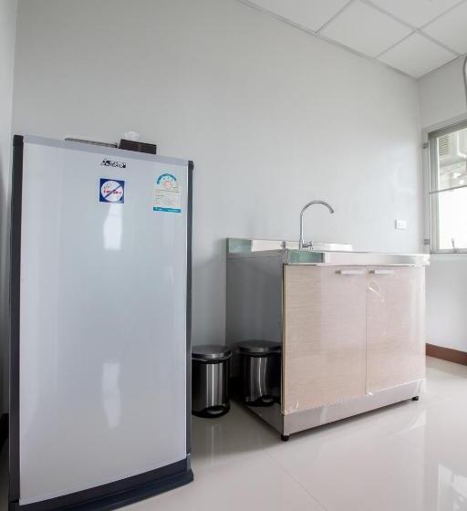 سوئیت با بالکن, Central Place Serviced Apartment 1
