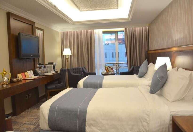 Quarto Estandar, Maden