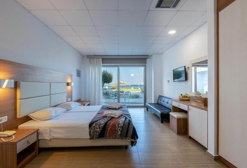 Трехместный Superior Вид на Море, Royal Bay Suites