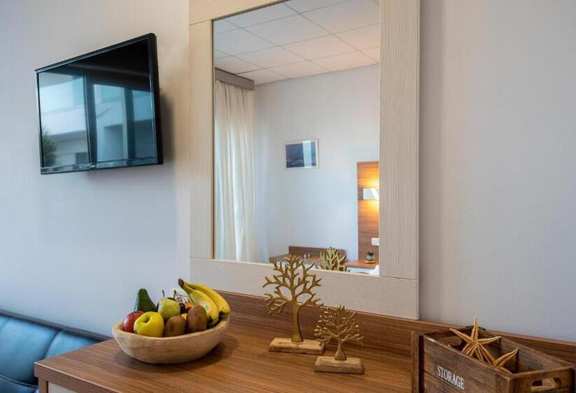 Люкс Вид на Море, Royal Bay Suites