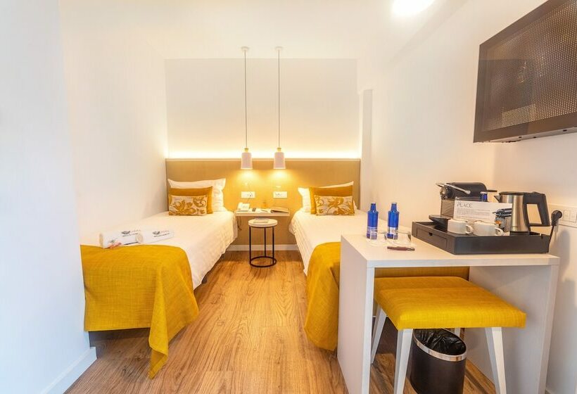 Quarto Estandar, The Place   Adults Only