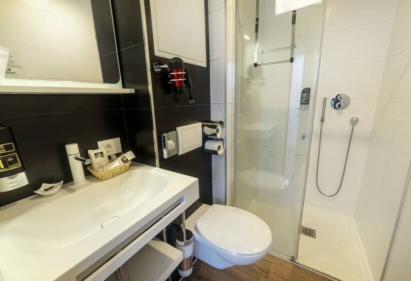 Quarto Estandar, The Place   Adults Only