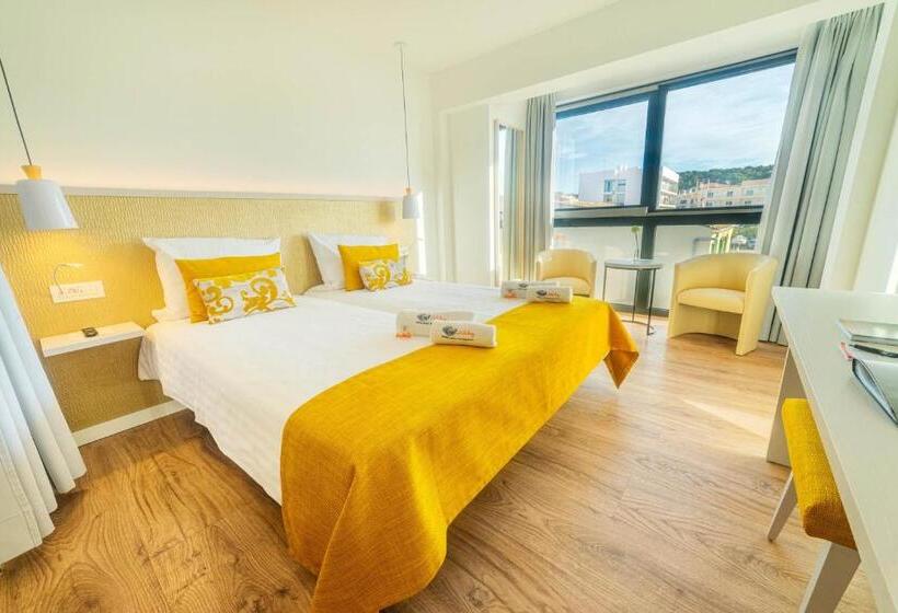 Quarto Estandar, The Place   Adults Only