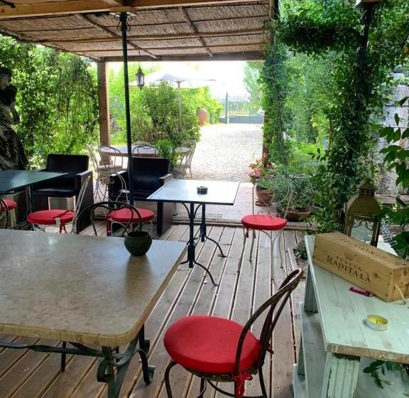 اتاق استاندارد با تخت بزرگ, Corte Rosantico