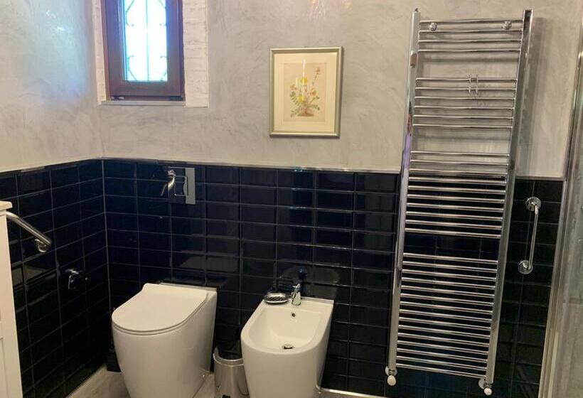 سوییت خانوادگی, Corte Rosantico