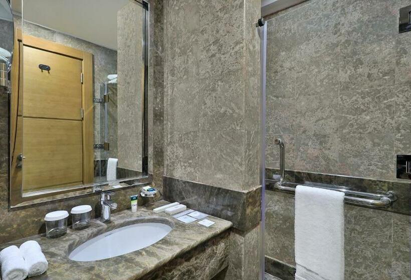 اتاق استاندارد با تخت بزرگ, Four Points By Sheraton Makkah Al Naseem