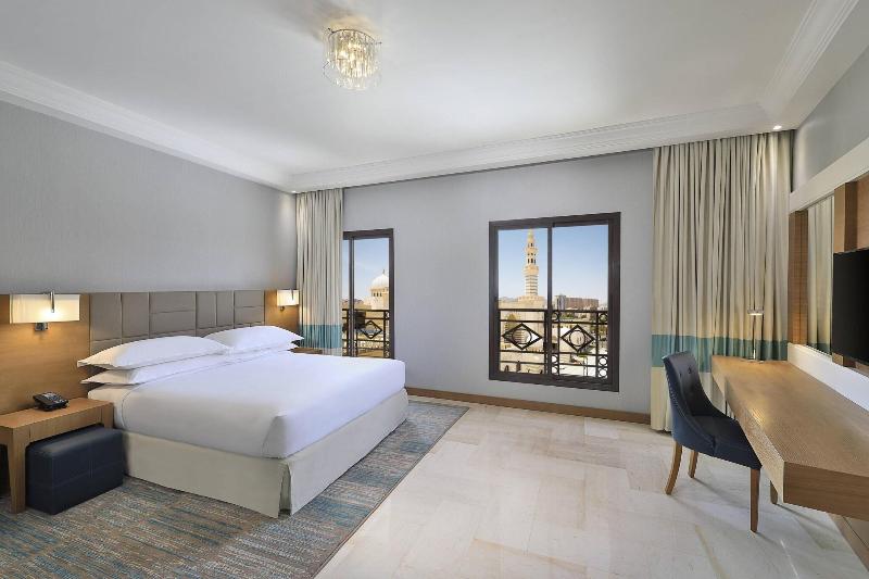 اتاق لوکس با تخت بزرگ, Four Points By Sheraton Makkah Al Naseem