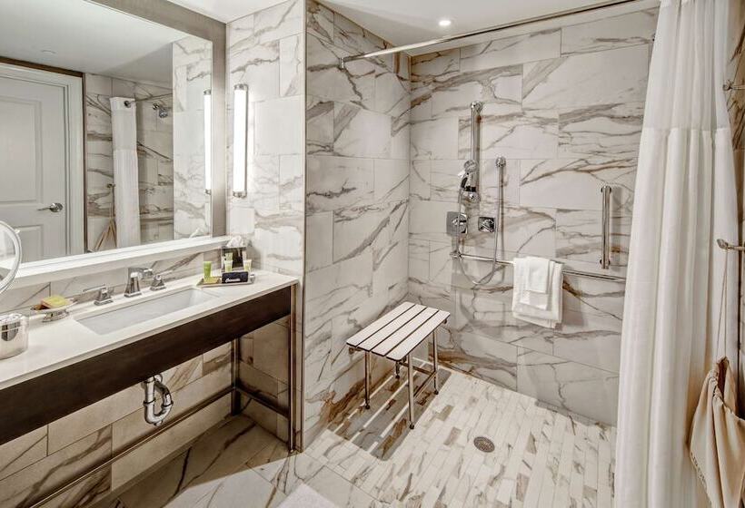 Quarto Estandar Cama King para Deficientes Físicos, Hilton Nashville Green Hills