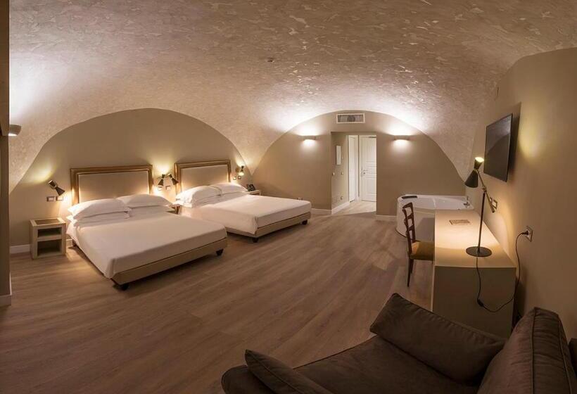 سوئیت با وان آب گرم, Caruso Place Boutique & Wellness Suites