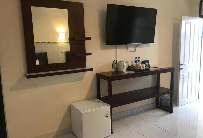 Номер Deluxe, City Garden Bali Dwipa Hotel, Kuta