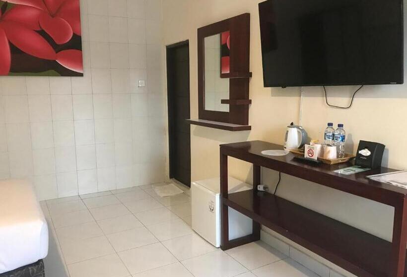 Номер Deluxe, City Garden Bali Dwipa Hotel, Kuta