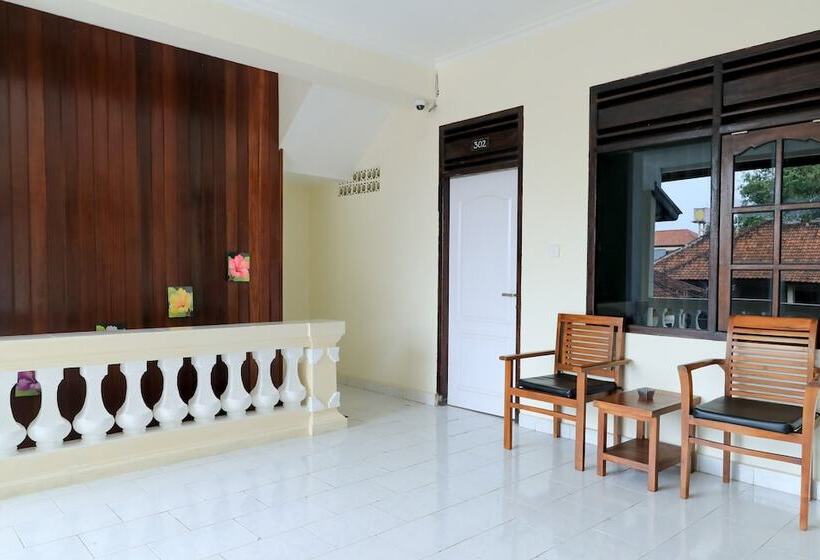 Номер Deluxe, City Garden Bali Dwipa Hotel, Kuta