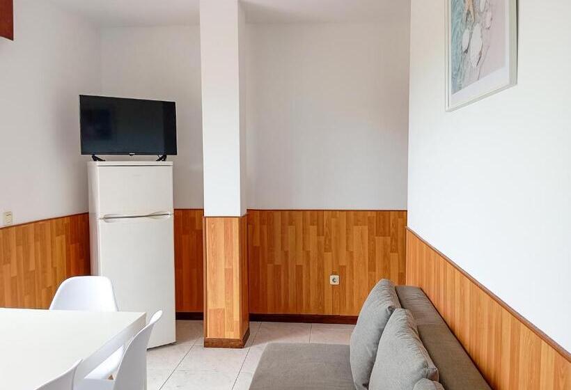 Apartamento Superior 2 Dormitórios, Apartamentos Revo Salinas 3000