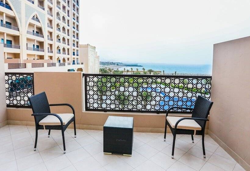 스위트, Al Bahar Hotel & Resort
