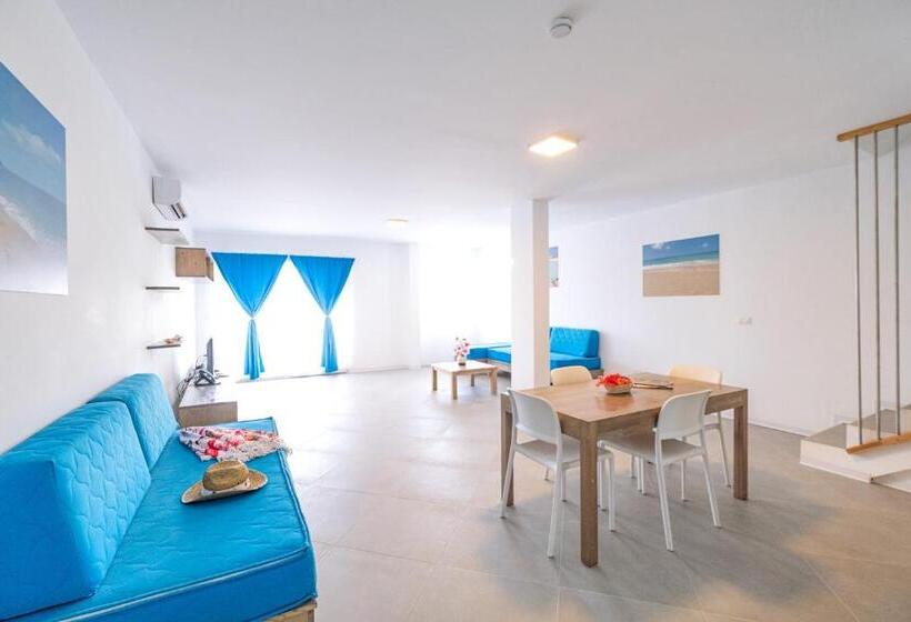 سوییت با چشم‌انداز دریا, Halos Casa Resort