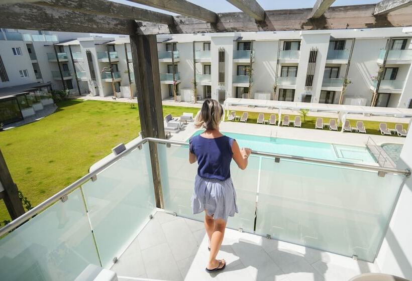 سوئیت کلاسیک, Halos Casa Resort