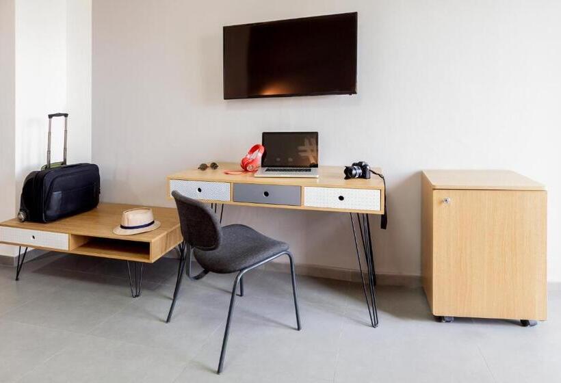 اتاق استاندارد چهار تخته, Ibis Styles Brindisi