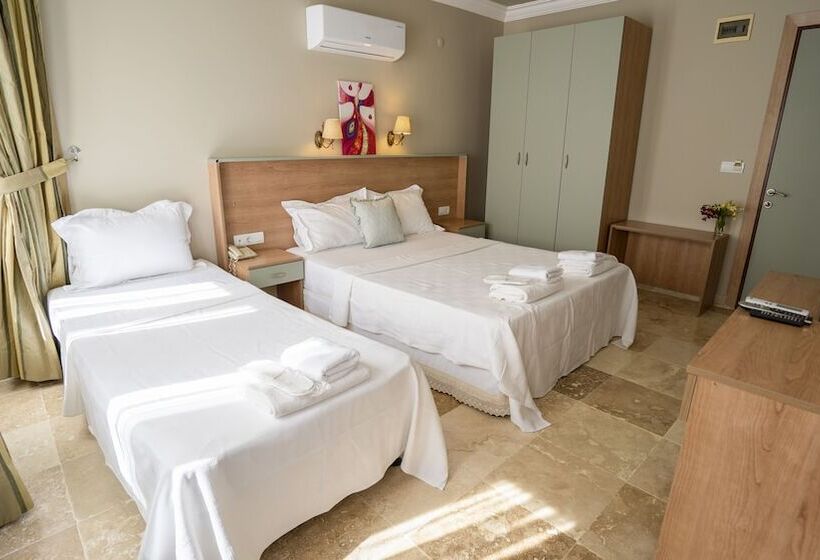 Habitació Triple Deluxe, Ebruli Otel Cunda