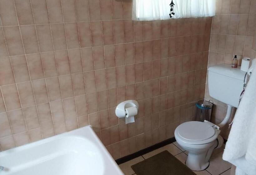 Номер Комфорт, Lily Guesthouse