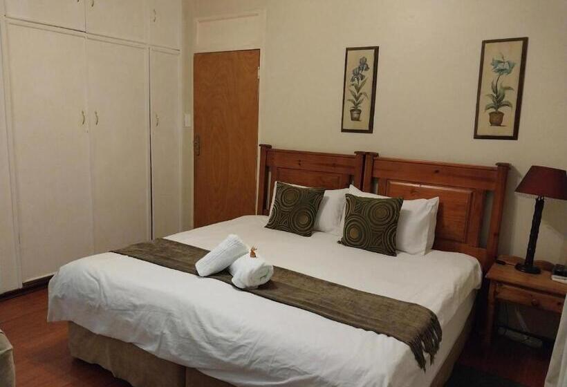 Номер Комфорт, Lily Guesthouse