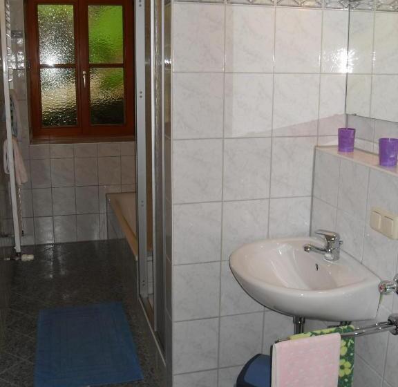 آپارتمان 1 خوابه با تراس, Gasthaus   Pension   Café Dörfl
