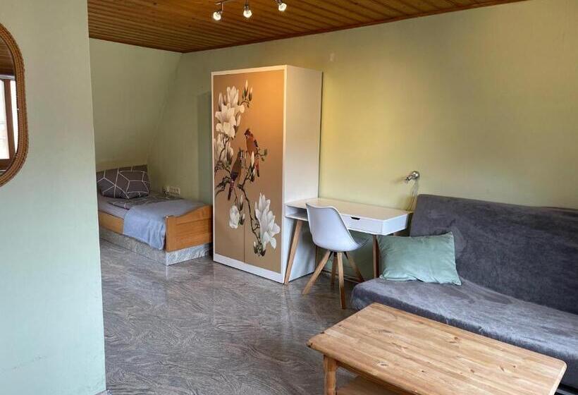 غرفة قياسية ثلاثية, Ferienwohnungen Monteurzimmer Zur Silbernen Kanne