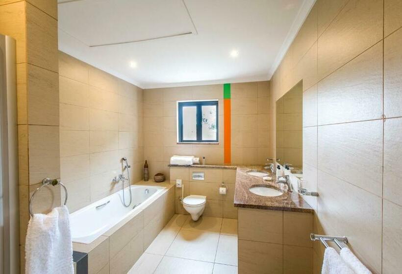 سوییت, Orange Inn Knysna