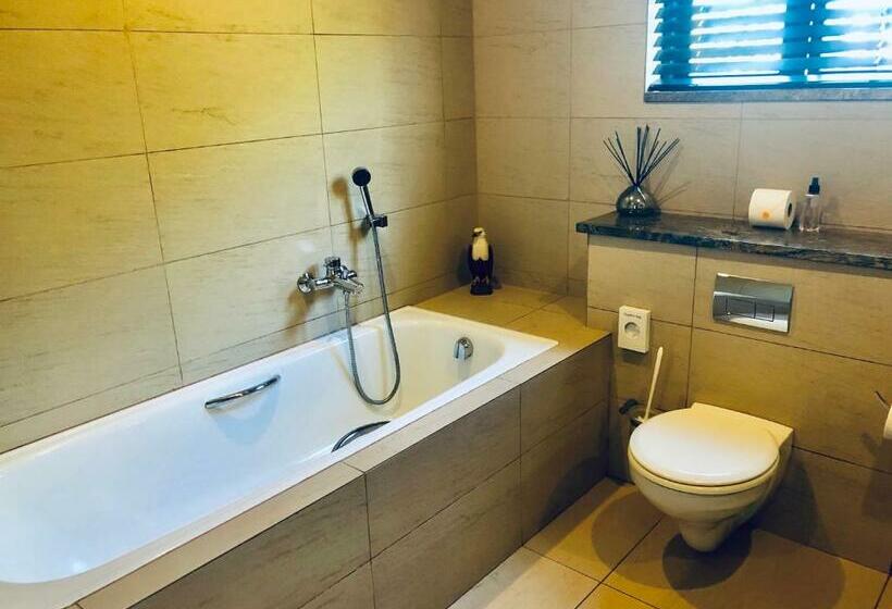 سوییت, Orange Inn Knysna
