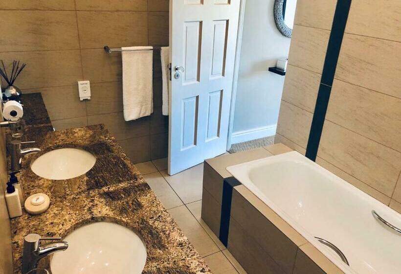 سوییت, Orange Inn Knysna