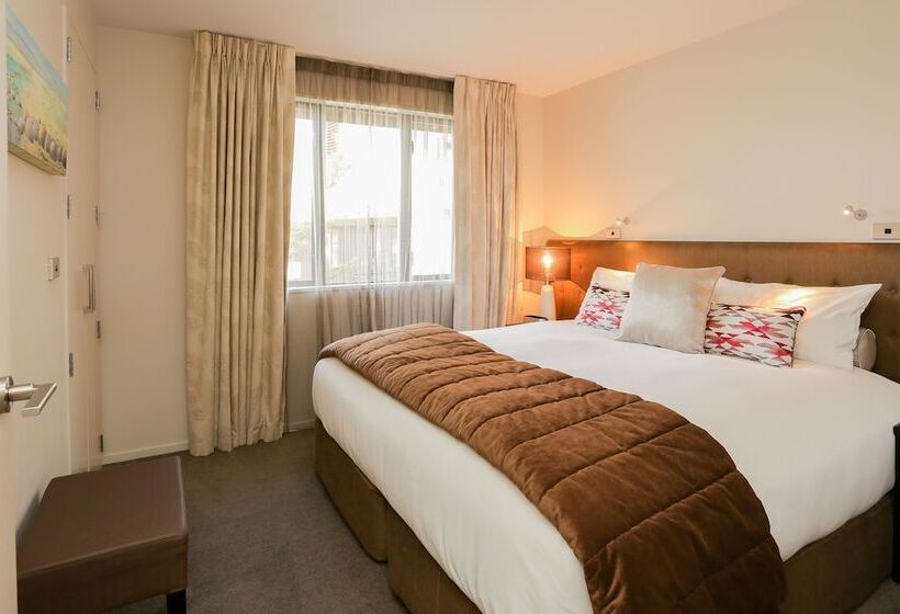 Апартаменты 3 Спальни, Village Lake Apartments