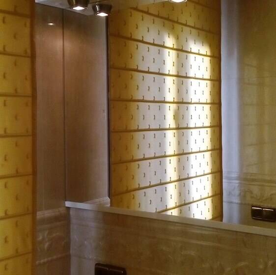 اتاق استاندارد, Hostal Granada