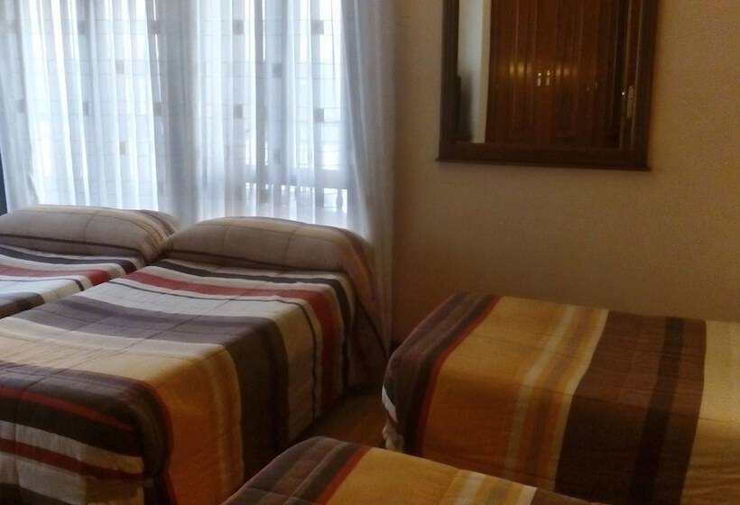 اتاق خانوادگی, Hostal Granada
