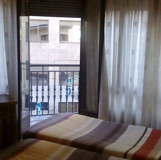 اتاق خانوادگی, Hostal Granada