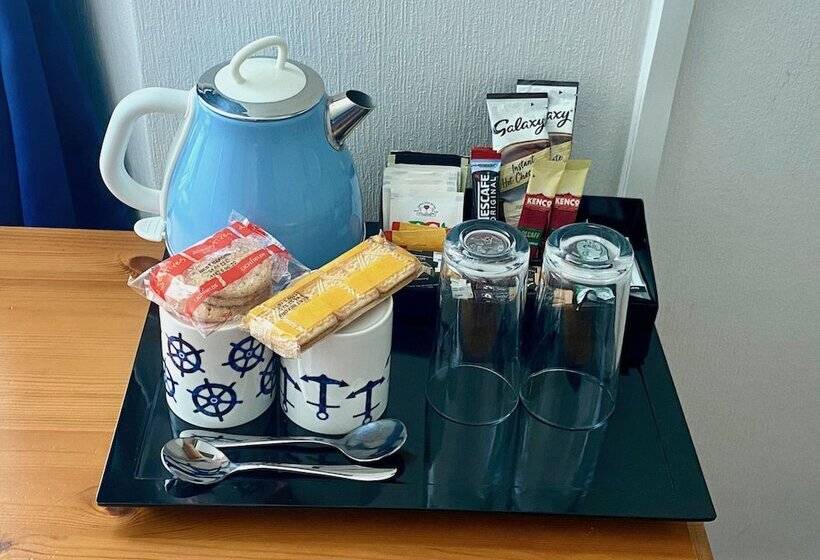 Номер Стандарт, The Ashleigh