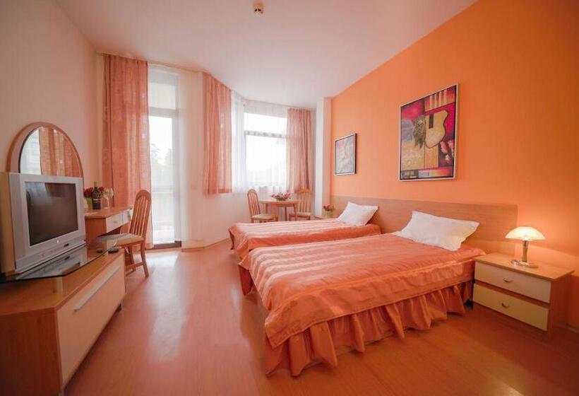 스탠다드 스튜디오, Apartments Flora Daisy