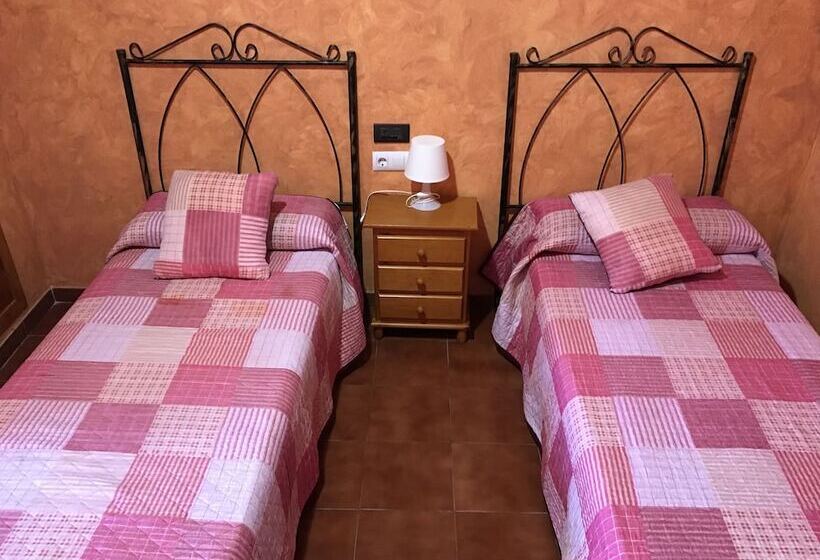 Номер Стандарт, Hostal Restaurante El Mero