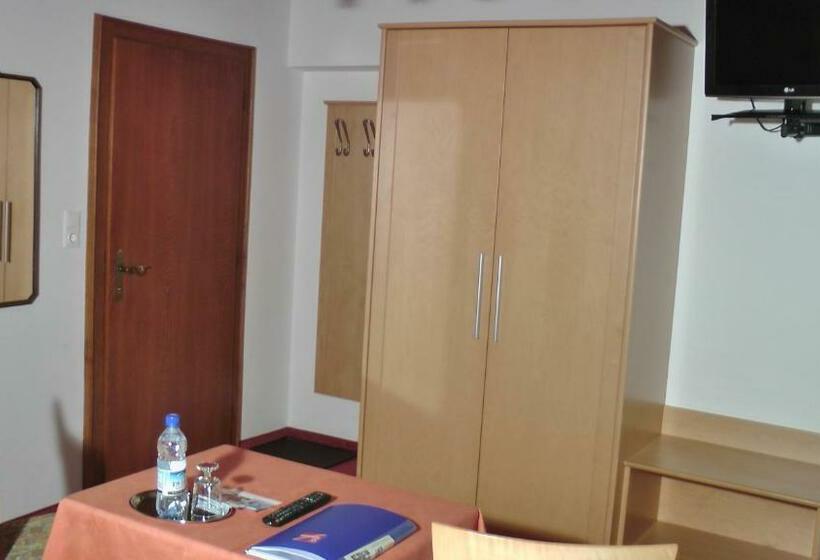 اتاق استاندارد با بالکن, Landhaus Hofer